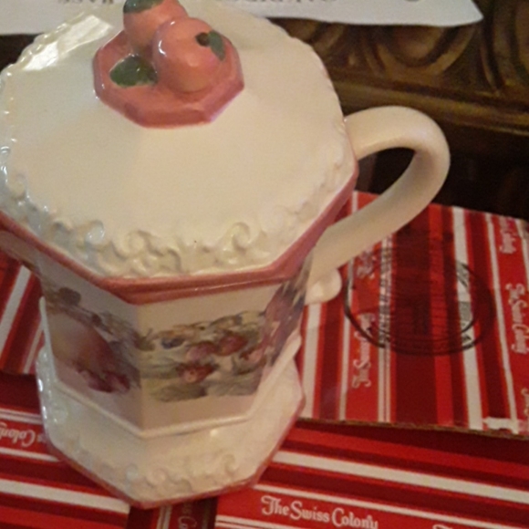 Avon - Picture 2 of 5